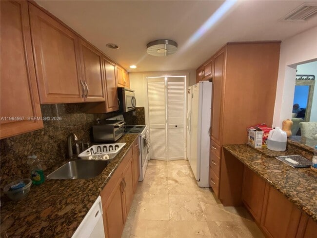 Photo - 240 Lakeview Dr Unit 308