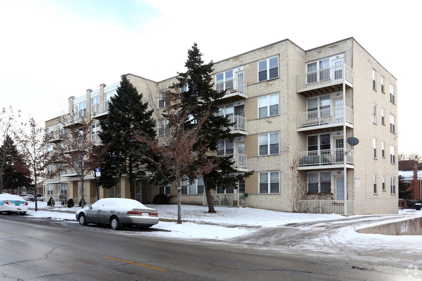 Photo - 2501 W Touhy Ave