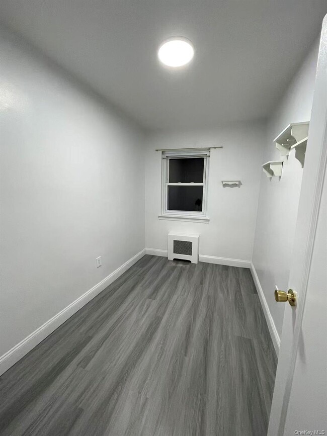 Photo - 198-01 56th Ave