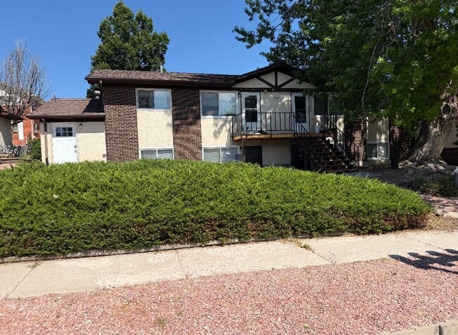 Building Photo - Eagleview Ct-1805 Unit #1