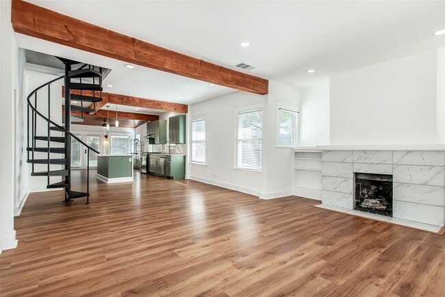 Photo - 5406 Worth St