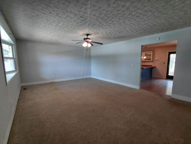 Photo - 14490 Hilltop Rd