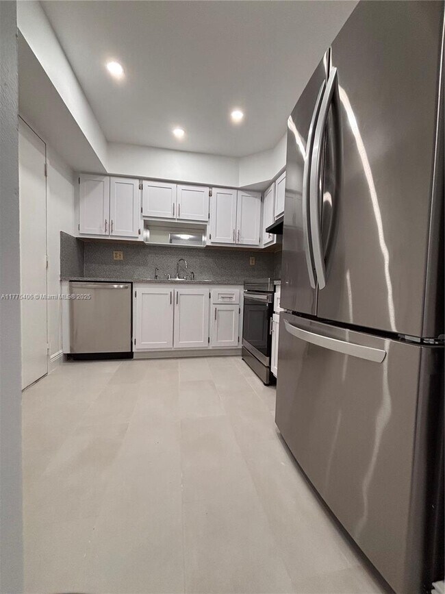 Photo - 600 Three Islands Blvd Unidad 308