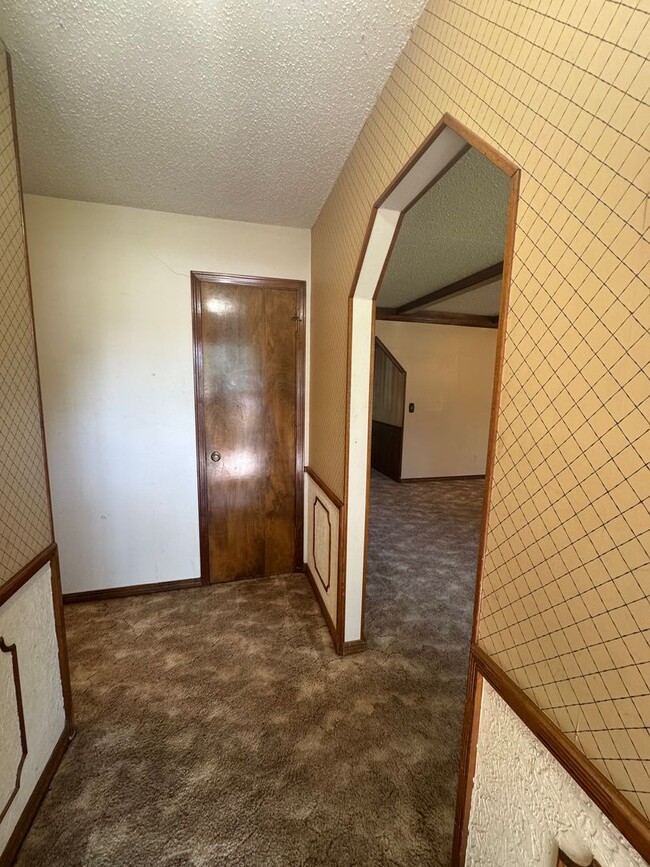 Photo - 3bedroom 2bedrooms 2 car garage 1/2 off 1s...