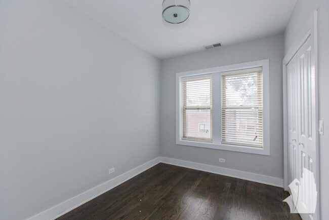 Photo - 3917 N Janssen Ave