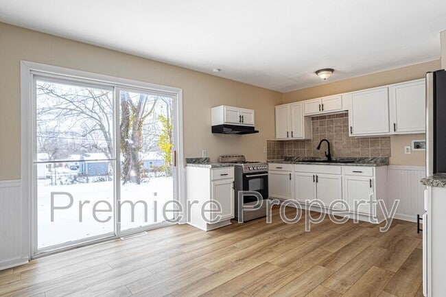 Photo - 11313 Donnelly Ave