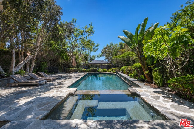 7089 Birdview Ave
