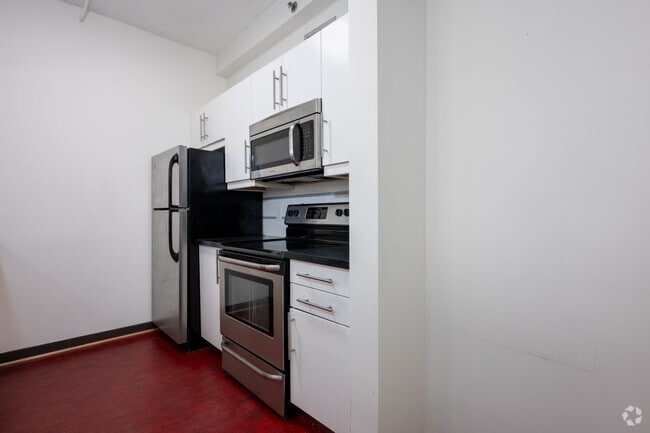 1BR, 1BA - 750SF - Kitchen