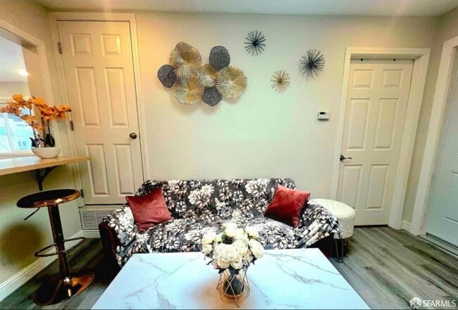 Photo - 848 Girard St