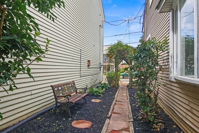 Building Photo - Coming Soon! Bright and Cozy 2 Bedroom, 1 ...