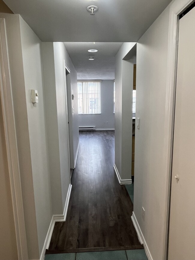 Building Photo - 1278 Granville St