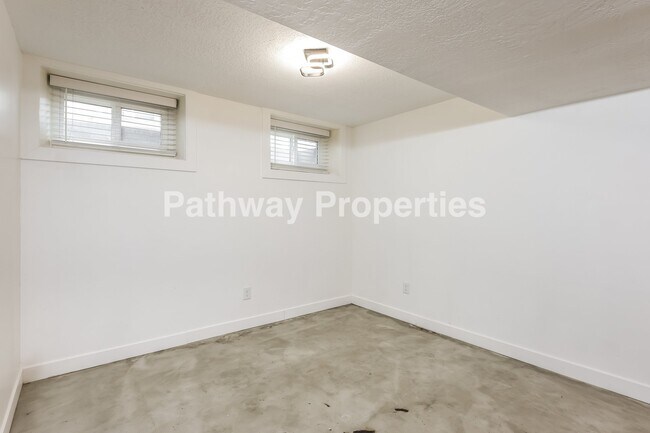 1330 S 1100 E Unidad Basement Unit