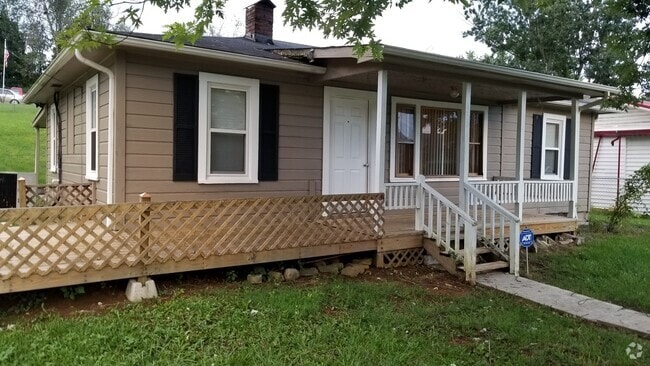 Building Photo - Nice Home on Corner Lot