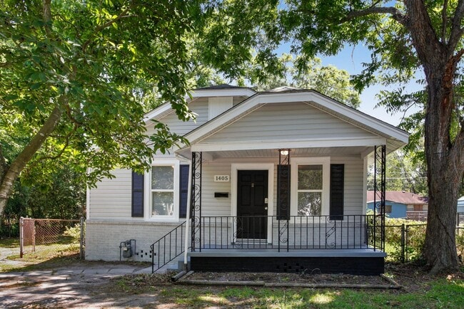Large 3BR/2BA Home Walking Distance to Daf... - Large 3BR/2BA Home Walking Distance to Daf...
