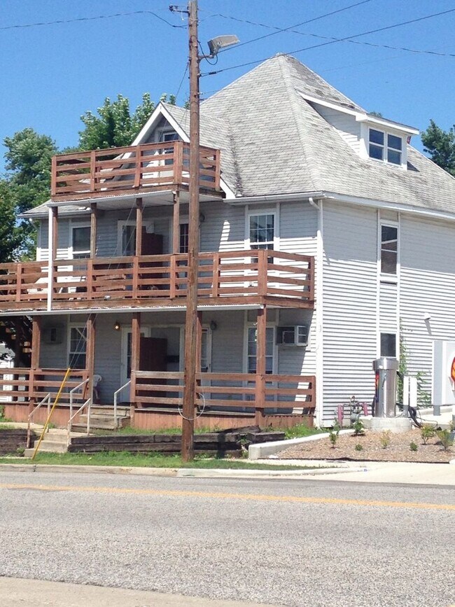 Photo - UPSTAIRS....2 Bedroom 1 Bath Unit #4