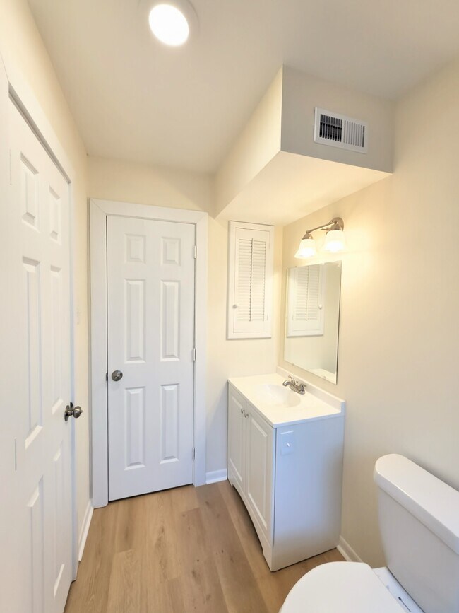 Photo - 174 Circle Dr