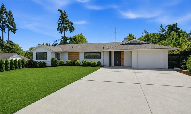 Building Photo - 3Bd/2Ba Bellevue Home