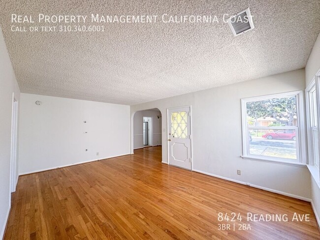 Photo - 8424 Reading Ave