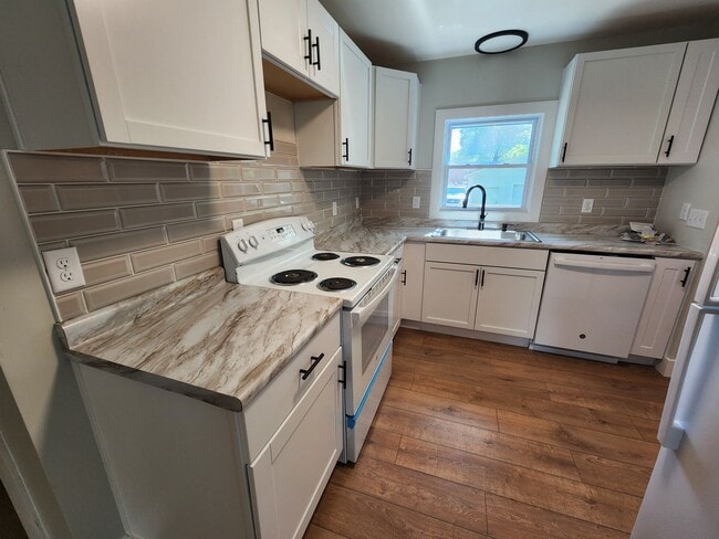 Building Photo - Affordable Cottage Charm Home /  Casa Vill...