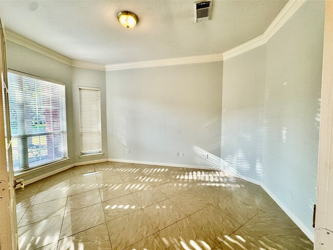 Photo - 2604 Hidden Creek Dr