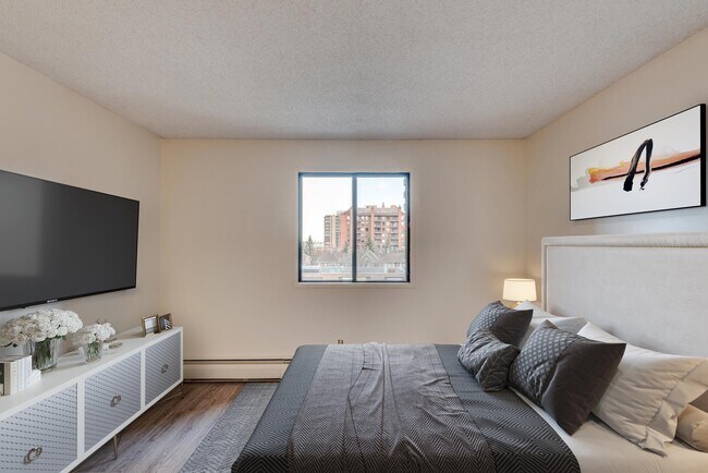 Photo - Dorsett Square