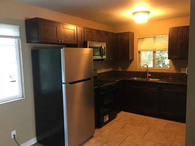 Photo - 1819 Beloit Ave Apartments Unit B