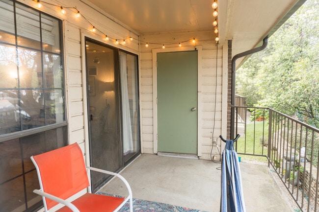 Photo - 2505 Wedglea Dr Unit 208