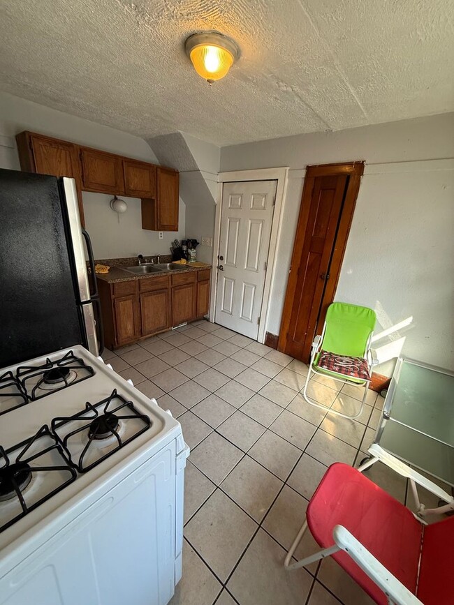 Photo - 3600-02 N Vel R Phillips Unit Upper