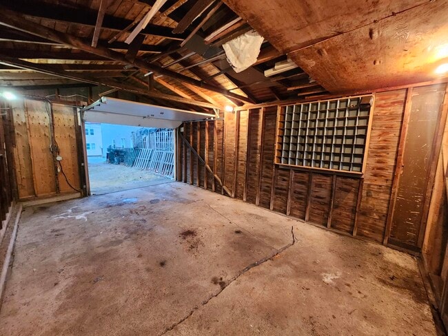 Photo - 254 Britain St Unit Garage