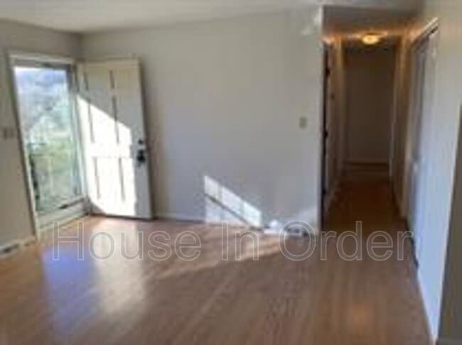 Photo - 4 Westwood Dr