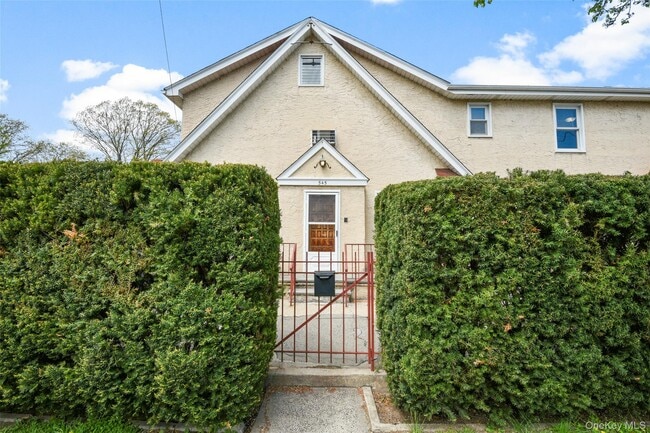 Building Photo - 545 Stanley Ave