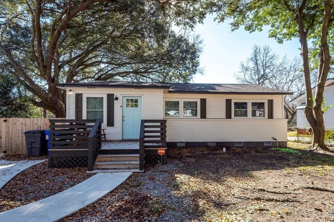 Photo - 1511 Larry St