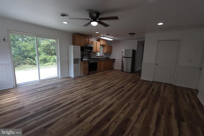 Photo - 9540 Greenfield Rd