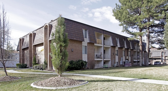 Building Photo - Crestwood Cove Rental