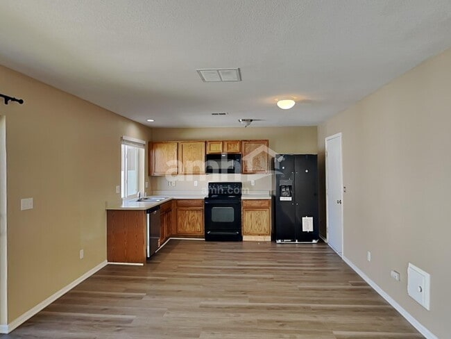 Photo - 5567 N Gibraltar St