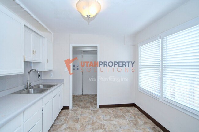 Photo - 566 Stringham Ave