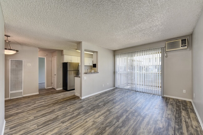 Chardonnay Ridge |One Bedroom Living Room and Kitchen - Chardonnay Ridge