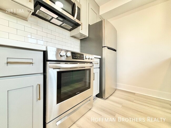 Photo - 6958 Woodman Ave Unit 5