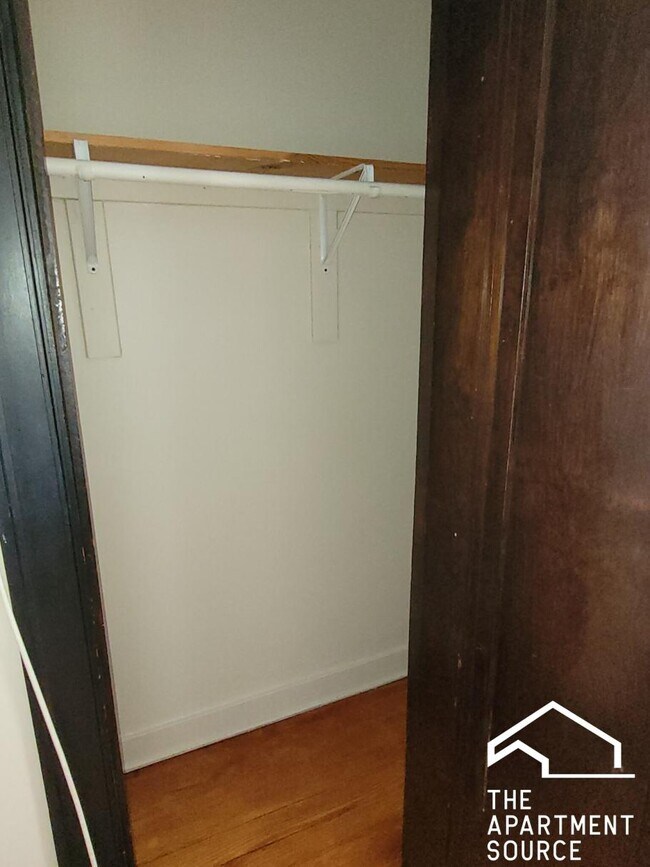 Photo - 948 W Cuyler Ave Unit 3