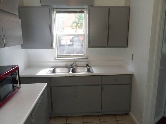 Photo - 314 Cottrill St Apartment Unit A