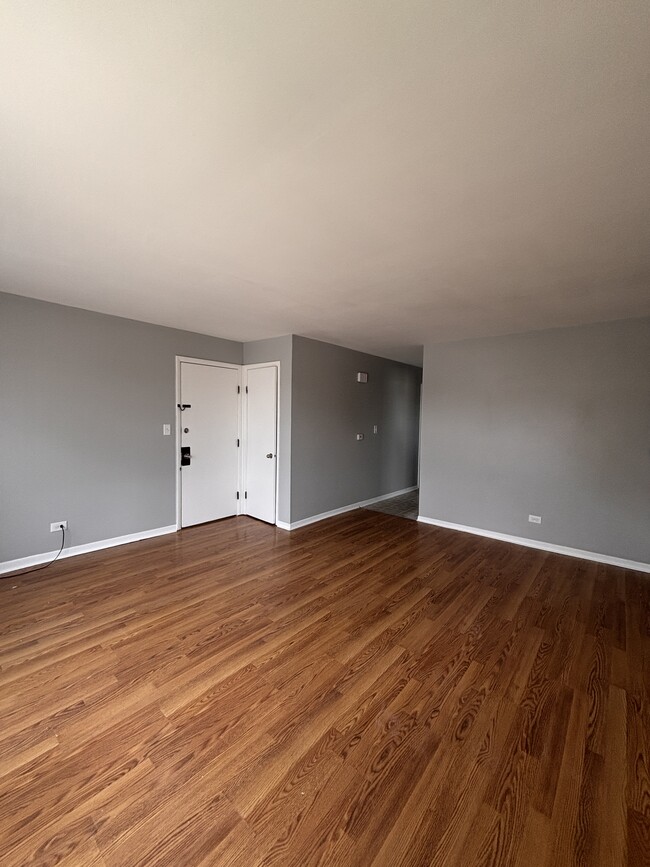 Building Photo - 319 N 8th Ave Unit 2