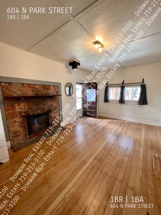Photo - 604 N Park St