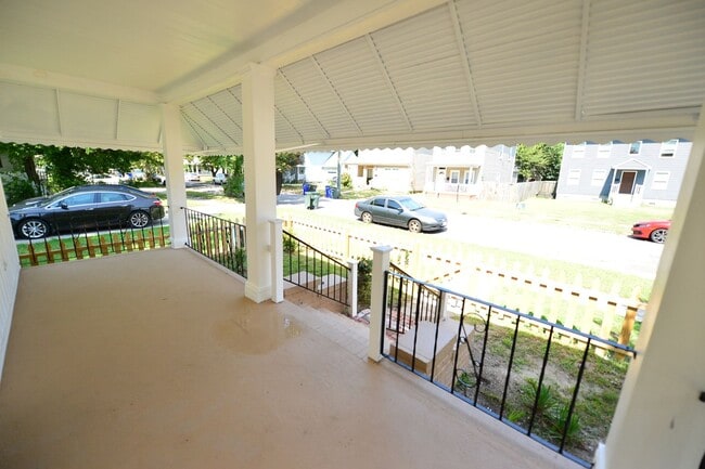 1301 37th St