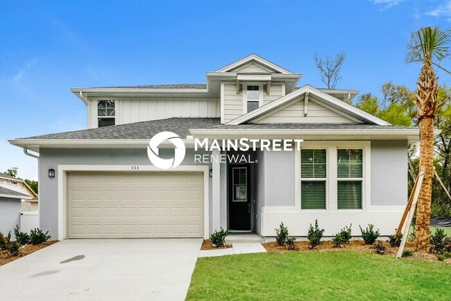 Building Photo - 4 Bedroom Pet-Friendly Home in Deland, FL with Main Street Renewal