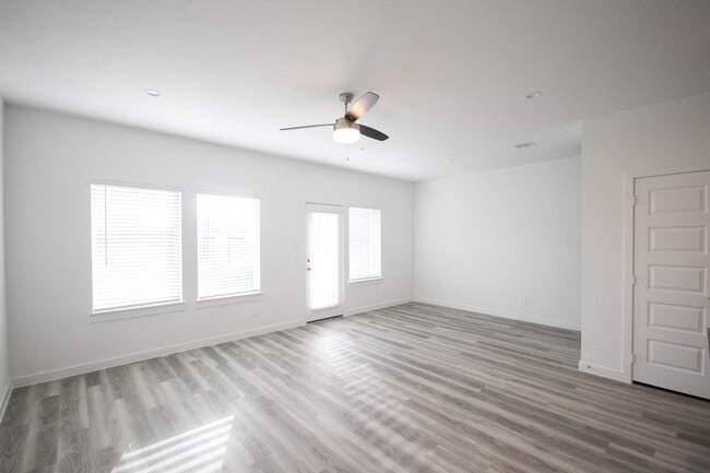 Photo - 10217 Berkeley Springs Trl