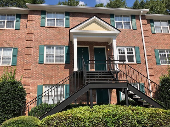 Perfectly Placed Condo Near UGA | 2 BEDROO... - Perfectly Placed Condo Near UGA | 2 BEDROO...