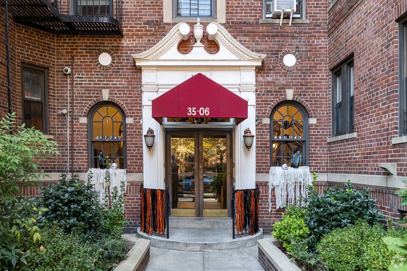 Entrance - 3506 88th St