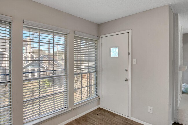 Diamond Loch Apartment Homes