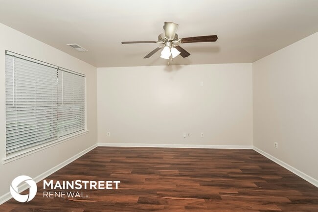 Photo - 304 Creek Run Cir