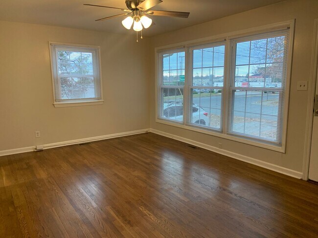 Photo - Renovated 3 Bedroom across from Golden Gat...